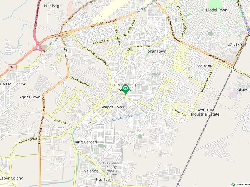 PIA main boulevard Shop for sale 180 PIA main boulevard Shop for sale 180