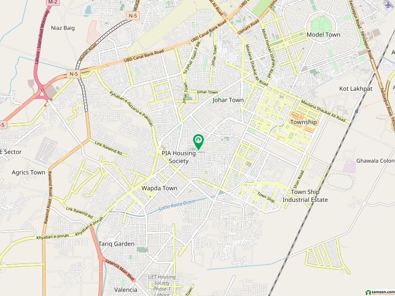 پی آئی اے مین بلیوارڈ لاہور میں 5 کمروں کا 1.05 کنال مکان 4 کروڑ میں برائے فروخت۔