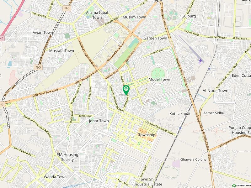 فیصل ٹاؤن ۔ بلاک سی 1 فیصل ٹاؤن,لاہور میں 4 کمروں کا 10 مرلہ مکان 1.3 لاکھ میں کرایہ پر دستیاب ہے۔